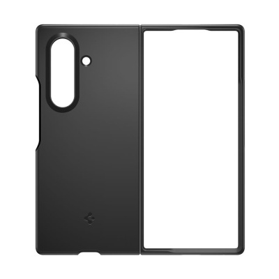 Capa protetora preta para smartphone com superfície lisa e recortes para botões e câmara