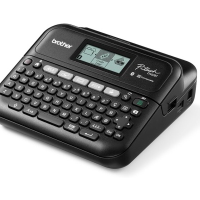 Rótuladora Brother P-touch PT-D210BK preta com teclado QWERTY e visor LCD