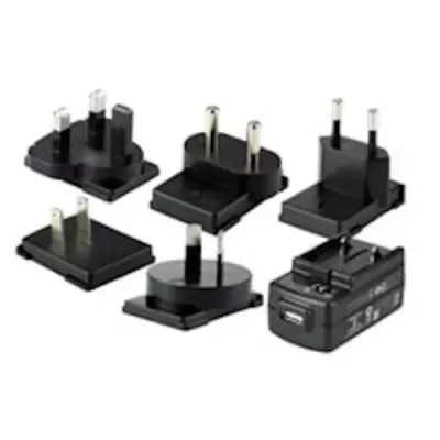 Adaptadores de tomada universais pretos com vários pinos