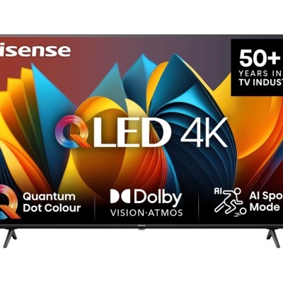 Televisão Hisense QLED 4K com suporte e ecrã colorido abstrato
