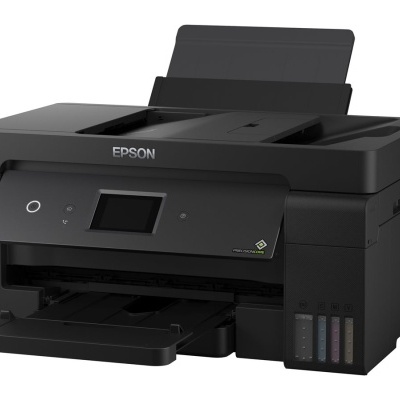Impressora Epson preta com visor digital e bandeja aberta