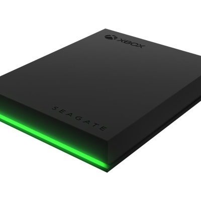 Disco rígido externo Seagate preto com luz verde e logótipos Xbox e Seagate