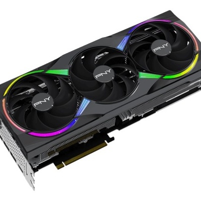 Placa gráfica PNY com três ventoinhas e detalhes RGB