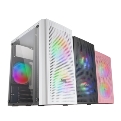 Três caixas de PC gamer com ventiladores RGB e painéis frontais perfurados nas cores branca, preta e rosa.