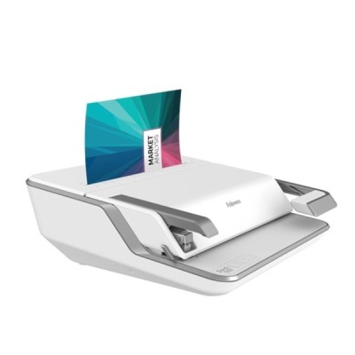 Scanner branco a digitalizar documento colorido com texto MARKET ANALYSIS