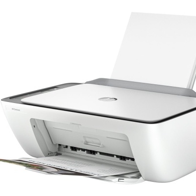 Impressora HP DeskJet branca com detalhe cinza e papel inserido
