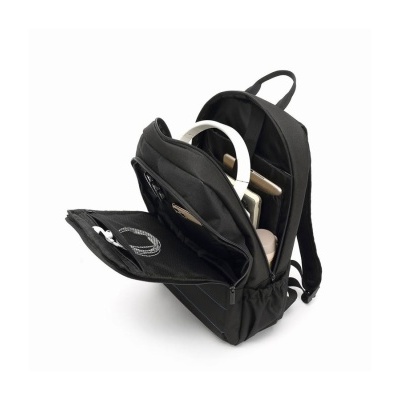 Mochila preta aberta com vários compartimentos para portátil e tablet