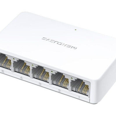 Comutador de rede branco com cinco portas Ethernet
