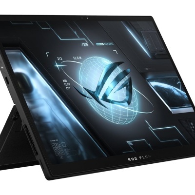 Computador portátil preto com ecrã tátil inclinado e suporte dobrável integrado