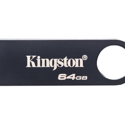 Pen USB Kingston preto com capacidade 64GB