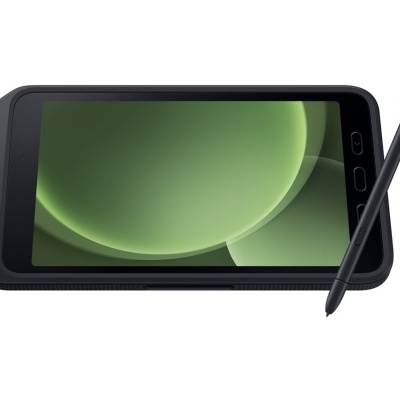 Tablet preto com ecrã verde e caneta stylus preta