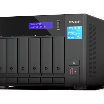 Dispositivo de armazenamento QNAP TS-h674T preto com seis baias frontais e visor LED azul.