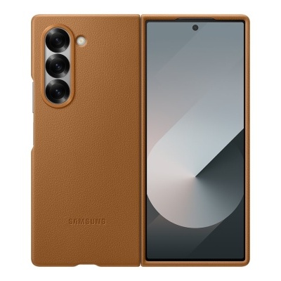 Smartphone Samsung castanho com três câmaras traseiras e ecrã frontal grande