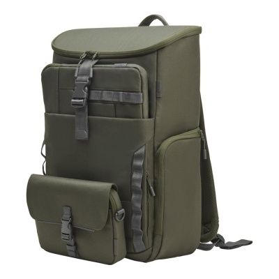 Mochila verde-oliva com bolsos e fechos pretos