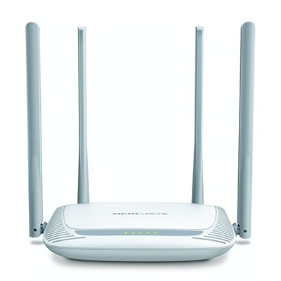 Roteador Wi-Fi branco com quatro antenas externas.