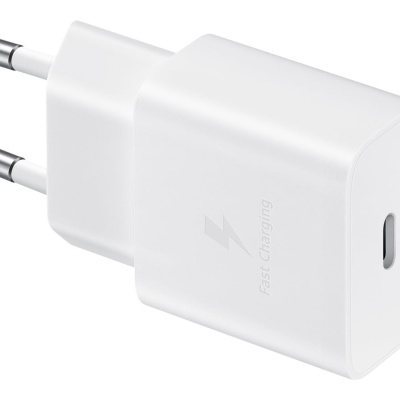 Carregador de parede branco com conector USB-C e plugue europeu