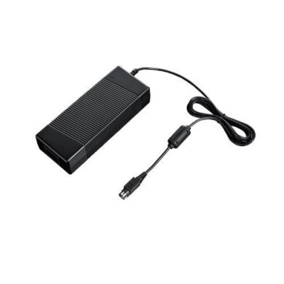 Carregador preto com cabo e conector de 4 pinos