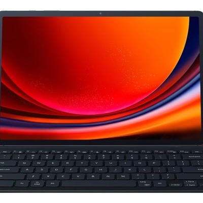 Tablet com teclado preto e ecrã colorido