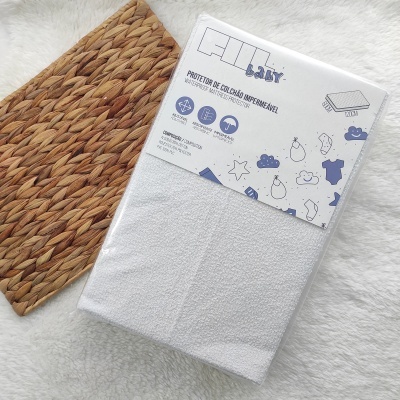protetor de colchão impermeável branco com embalagem FITT baby
