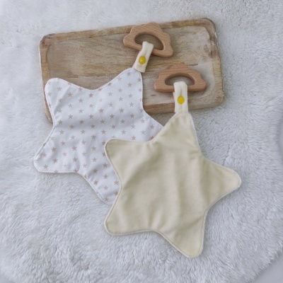 Panos de lavagem em forma de estrela com argola de madeira