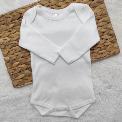 Body branco para bebé com mangas compridas de algodão