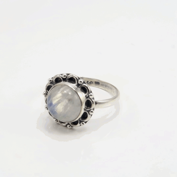 Anel em Prata Pedra da Lua Redondo Anel em Prata Pedra da Lua Redondo