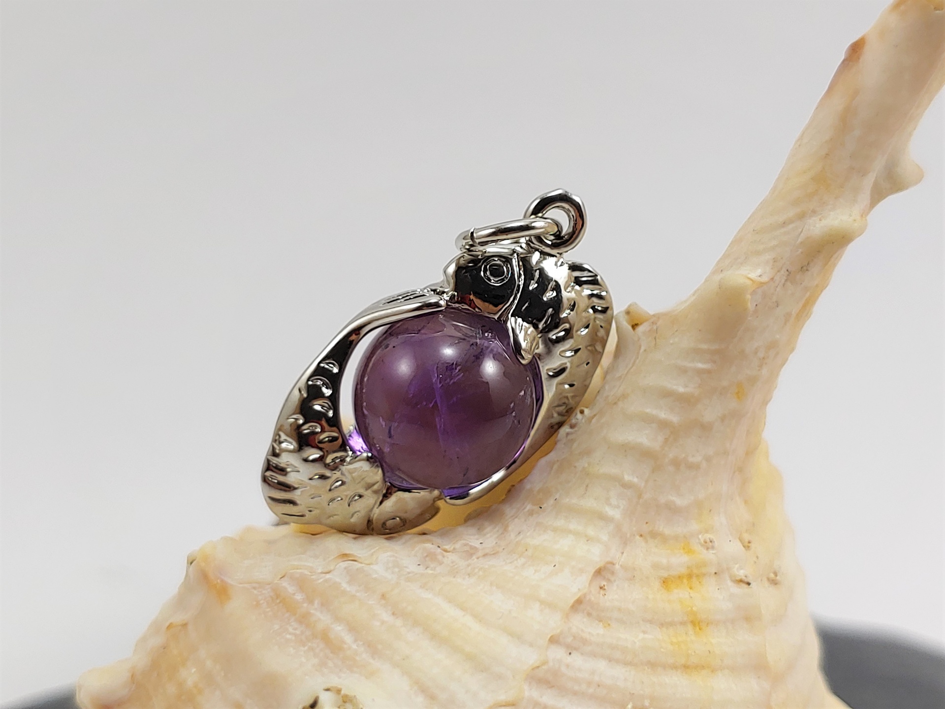 Pendente do signo Peixes com bola Pendente do signo Peixes com bola