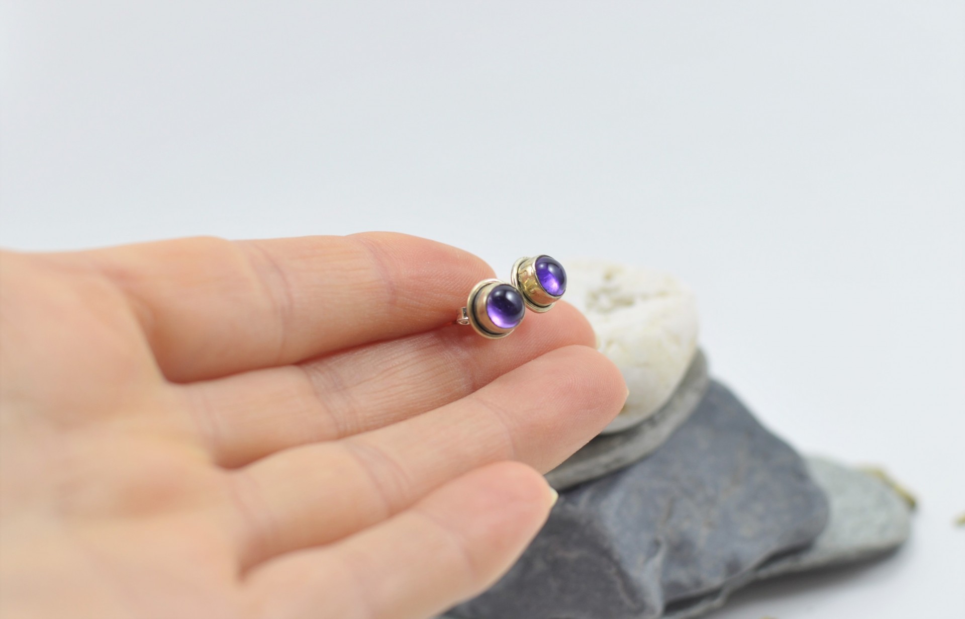 Brincos em Prata com pedra Ametista Brincos em Prata com pedra Ametista