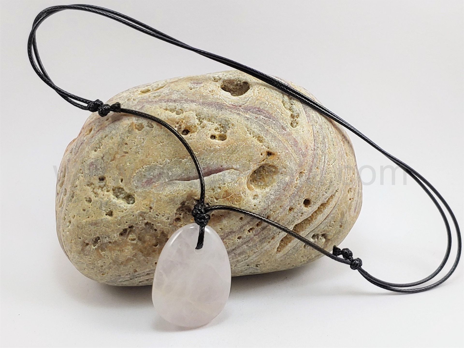 Colar com Quartzo Rosa (signo Touro ) Colar com Quartzo Rosa (signo Touro )