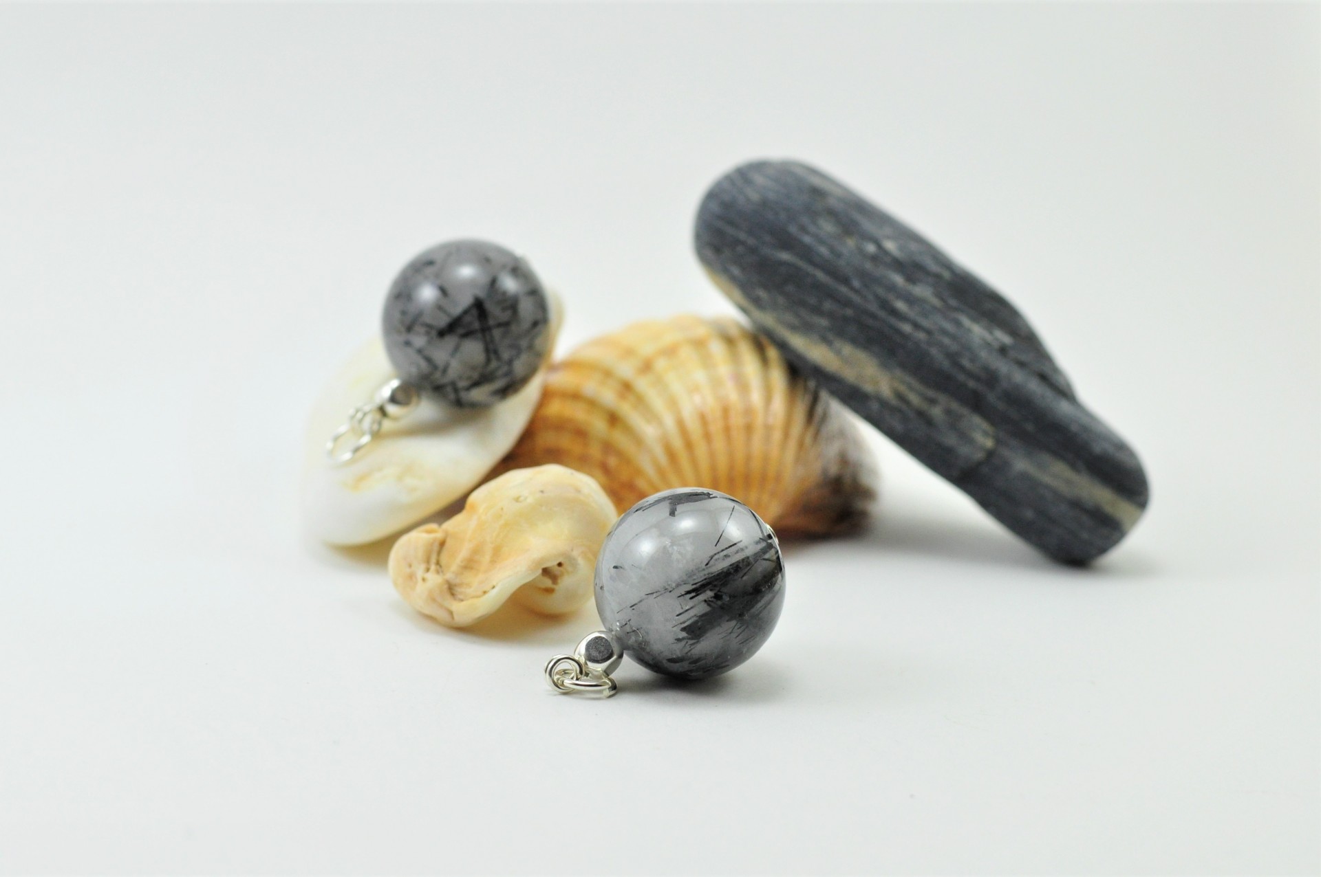 Pendente Esfera Quartzo Turmalinado em PRATA Pendente Esfera Quartzo Turmalinado em PRATA