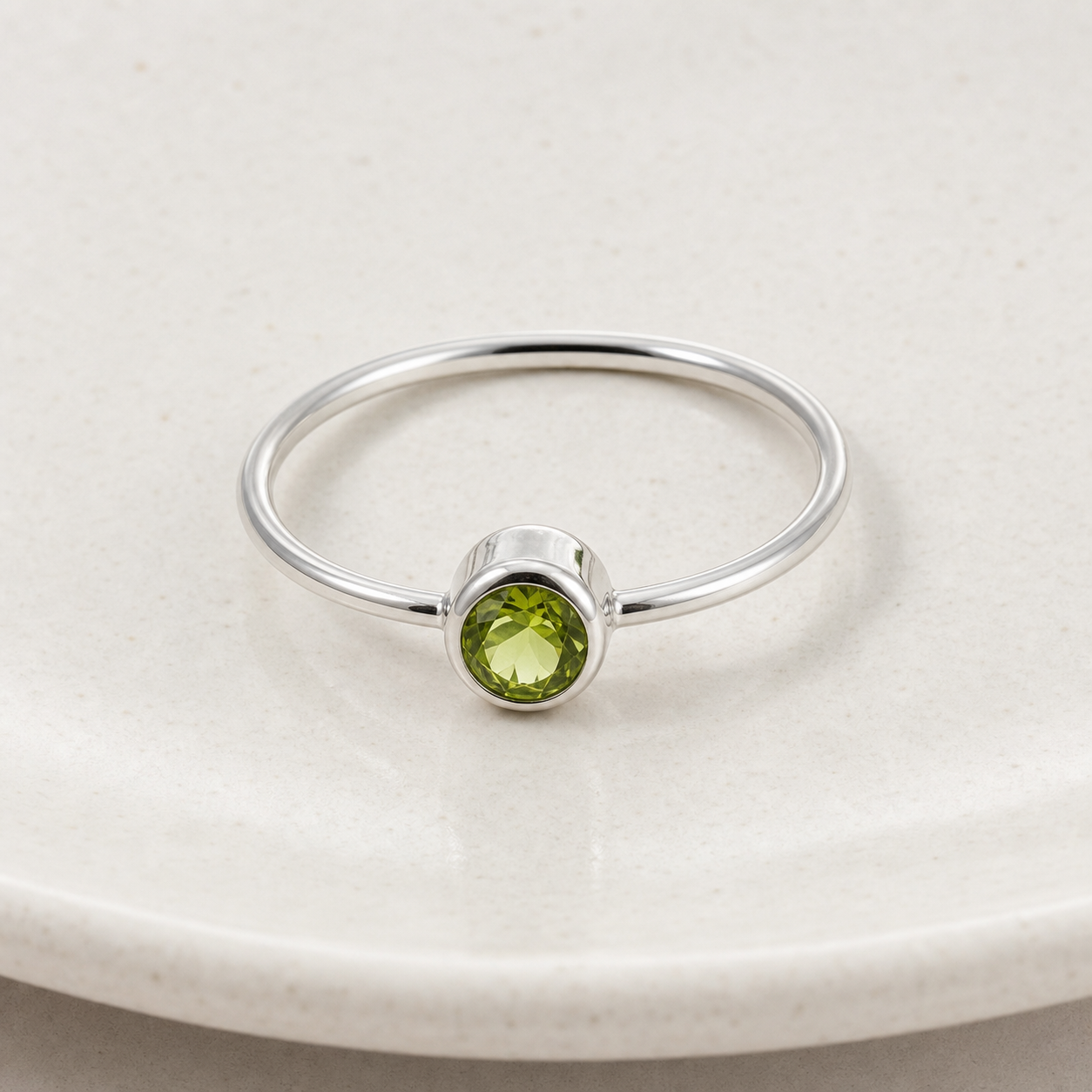 Anel Solitário Prata com Peridoto Anel Solitário Prata com Peridoto