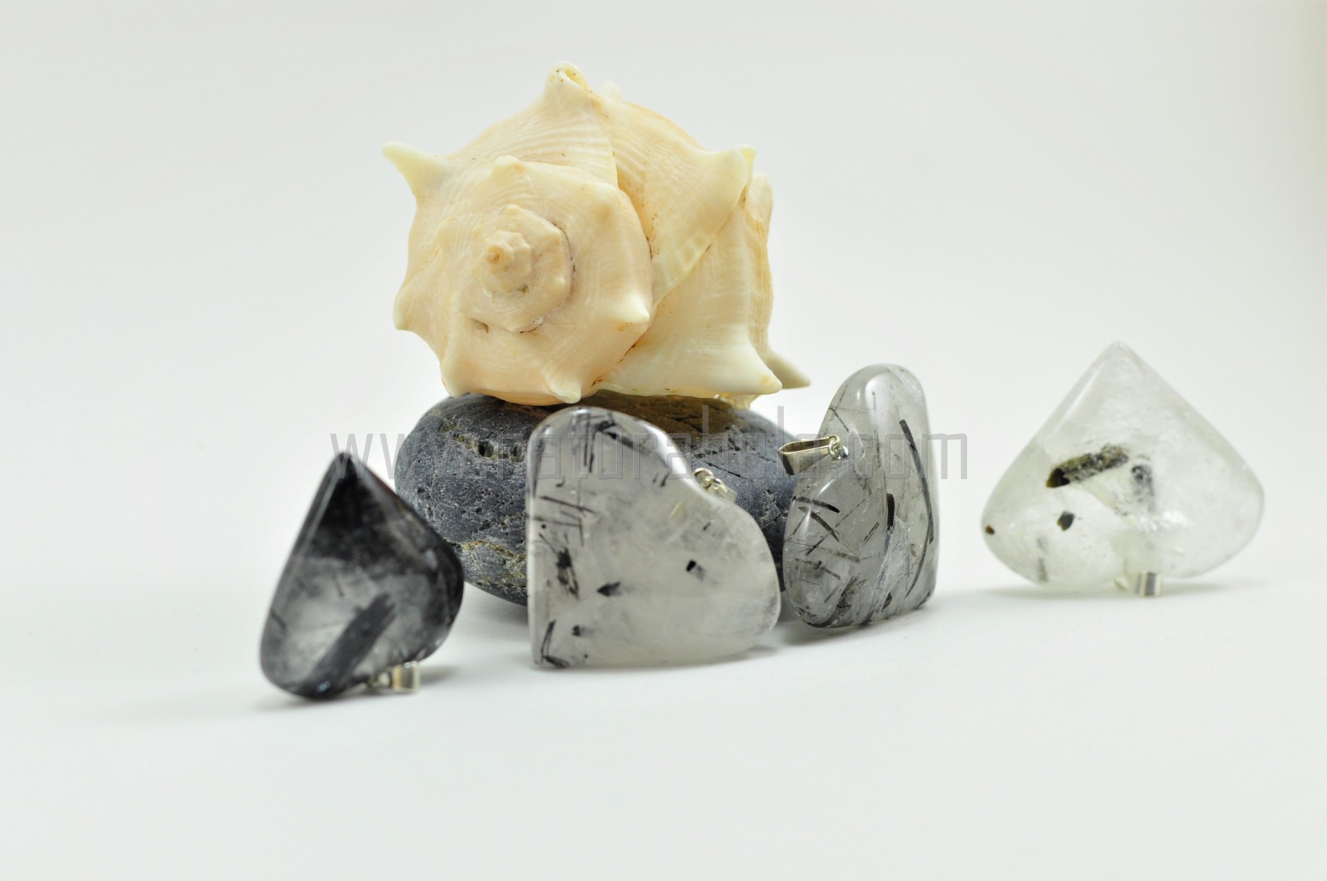 Pendente Coração grande de Quartzo Rutilado com Turmalina negra Pendente Coração grande de Quartzo Rutilado com Turmalina negra