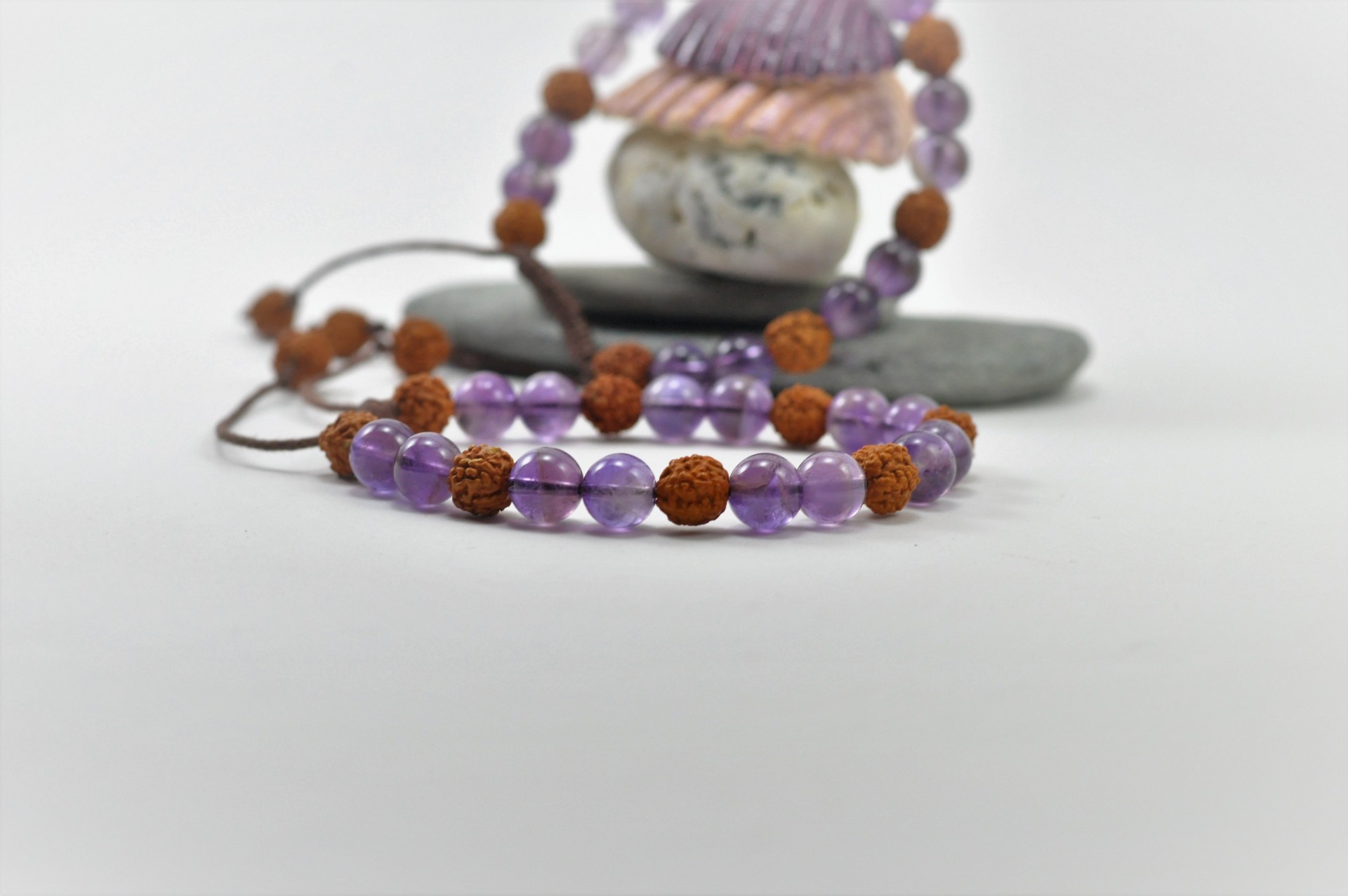RudraBela Pulseira Rudraksha com Ametista RudraBela Pulseira Rudraksha com Ametista