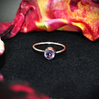 Anel Solitário Prata com Ametista