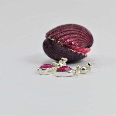 Brincos em Prata com Rubi facetado