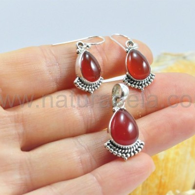 Brincos lágrima em Prata com Cornalina