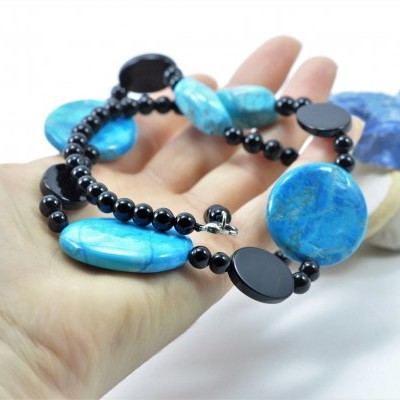 Colar de pedras Howlita Azul (Turquesa) e Ónix