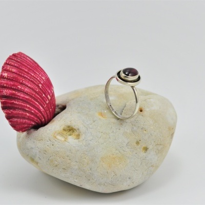 Anel em Prata com Granada