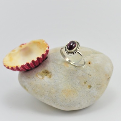 Anel em Prata com Granada