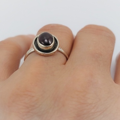 Anel em Prata com Granada