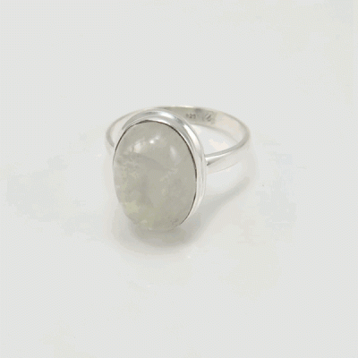 Anel em Prata Pedra da Lua Oval Clássico