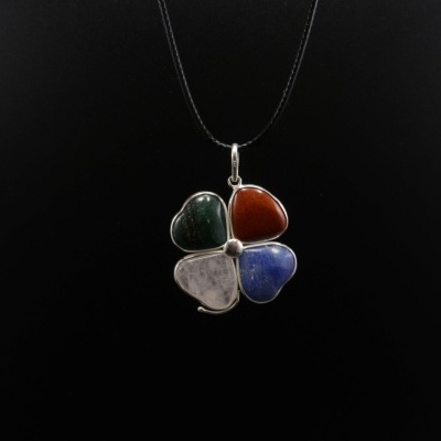 Pendente Trevo em Prata com Jaspe Vermelho, Aventurina, Sodalita e Quartzo Rosa