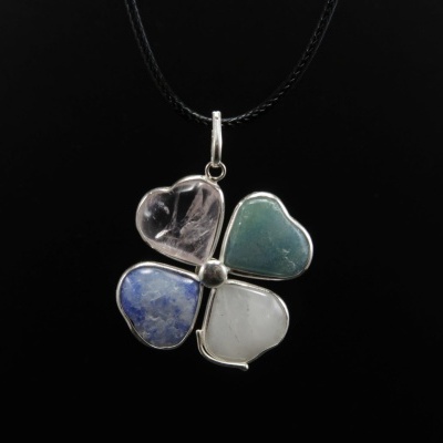 Pendente Trevo em Prata com Aventurina, Sodalita e Quartzos