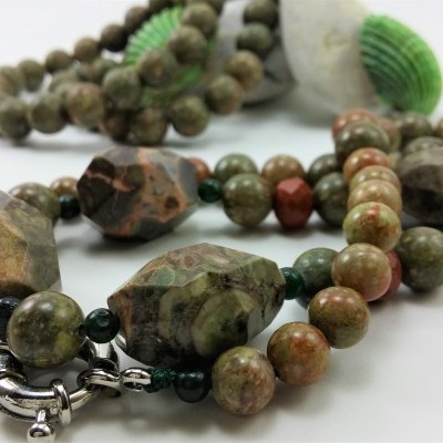 Colar de Unakita e Jaspe