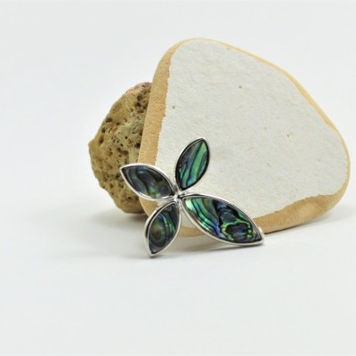 Pendente Cruz com Madrepérola Pendente Cruz com Madrepérola