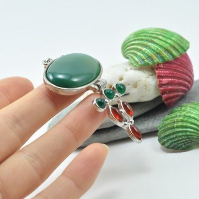 Pendente de pedras naturais com "dobradiça"