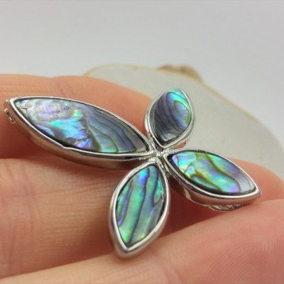 Pendente Cruz com Madrepérola Pendente Cruz com Madrepérola