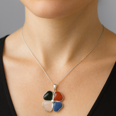 Pendente Trevo em Prata com Jaspe Vermelho, Aventurina, Sodalita e Quartzo Rosa