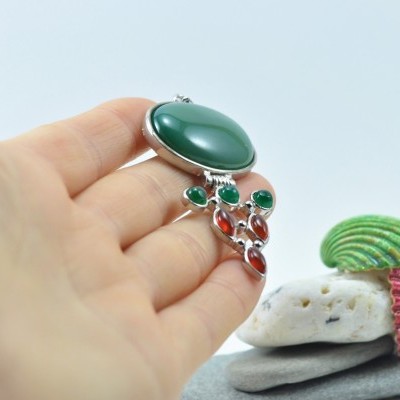 Pendente de pedras naturais com "dobradiça"