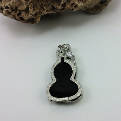 Pendente de Onix em formato guitarra Pendente de Onix em formato guitarra